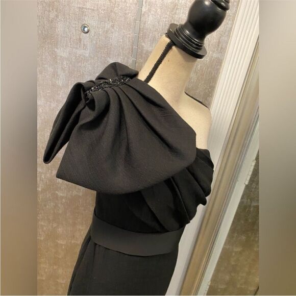 Marchesa Notte Elegant Black One-Shoulder bow detailed miniDress, US4 - Picture 5 of 12